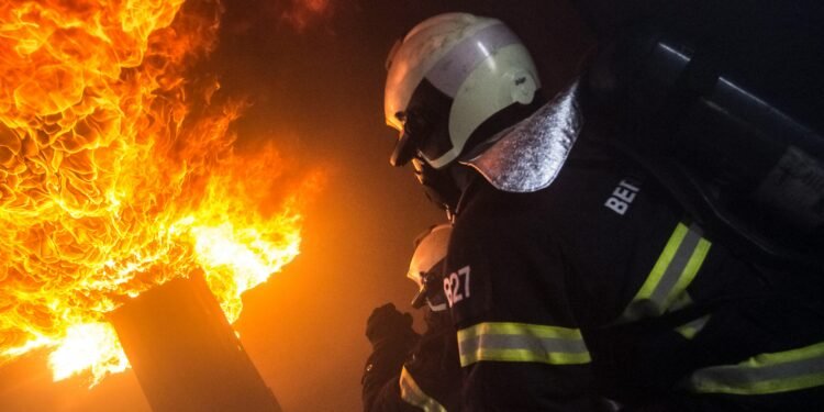24/7 Fire Watch Guards: Why Continuous Monitoring Isn’t Optional When Risk Spikes